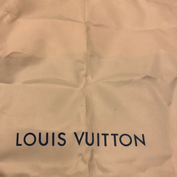 Gorgeous New LOUIS VUITTON ARTSY MM SHOULDER/HANDBAG: BROWN MONOGRAM DESIGN - Picture 4 of 8